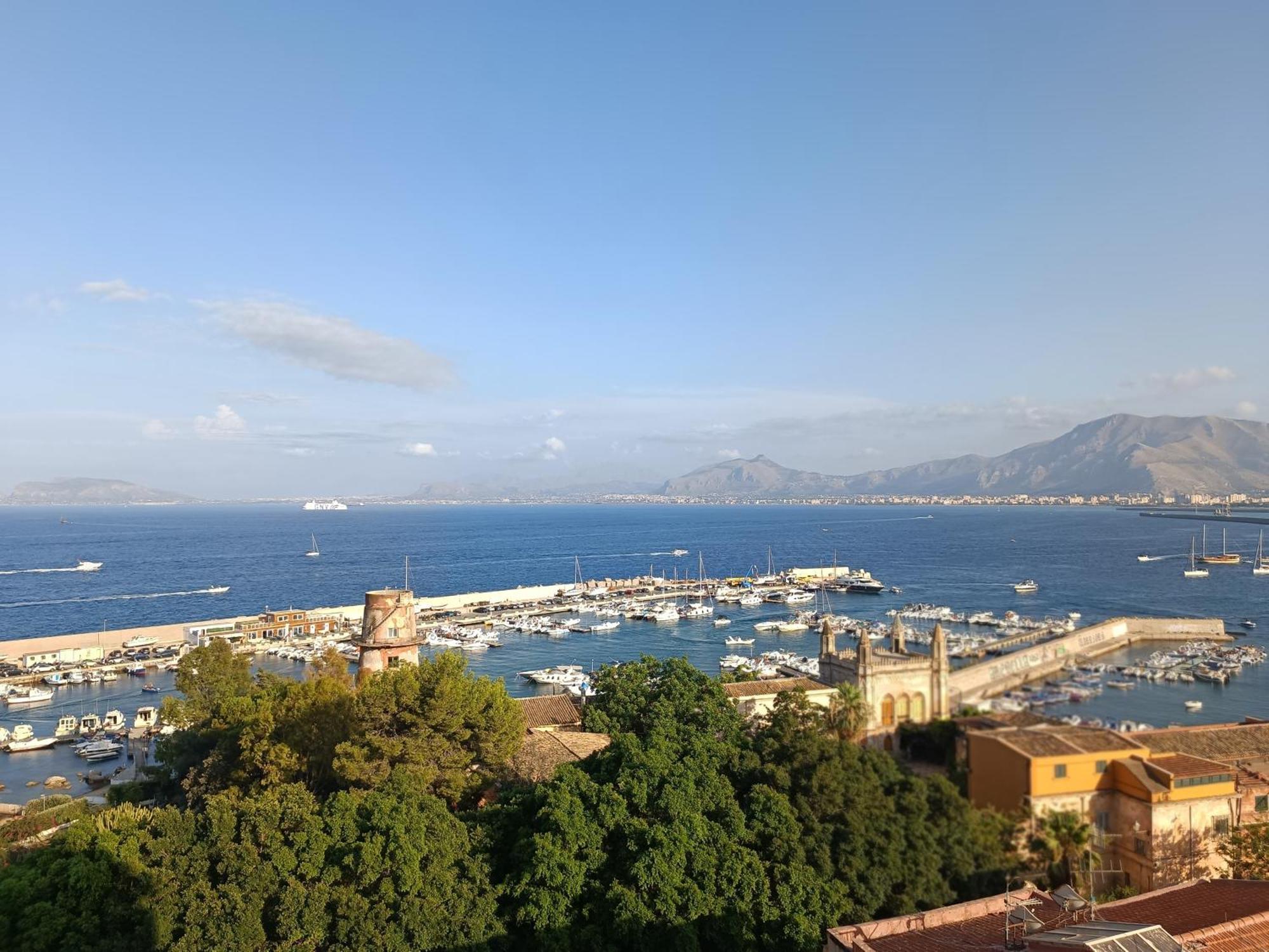 Rineddahouse Arenella - Vista Mare Panoramica A Palermo Con Parcheggio Privato Apartment, Palermo