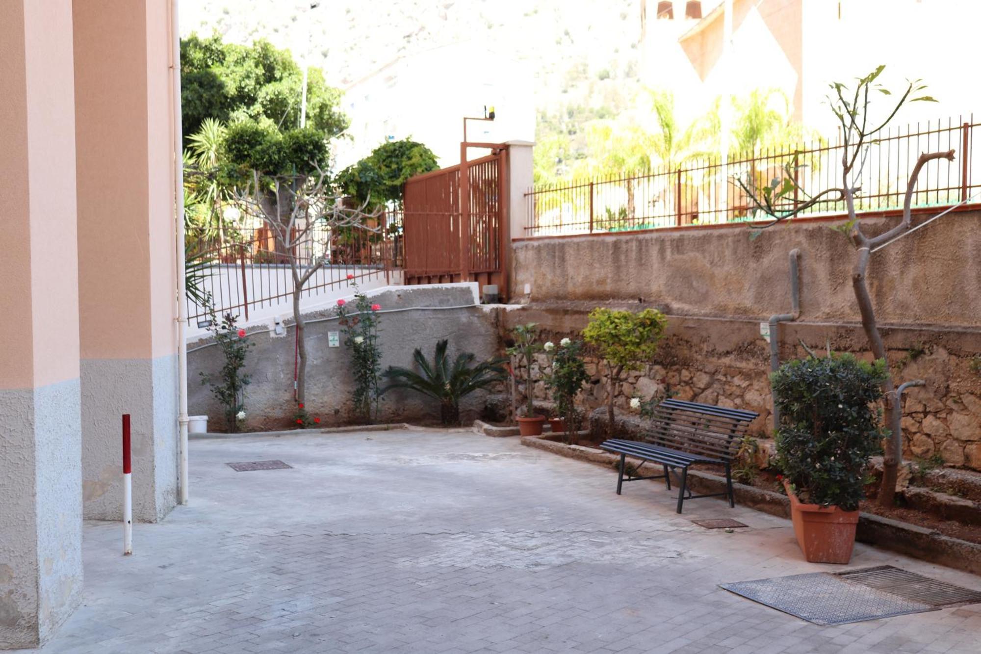 Rineddahouse Arenella - Vista Mare Panoramica A Palermo Con Parcheggio Privato Apartment — Photos 3